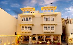 Hotel Boheda Palace - 1Km Away From Lake Pichola